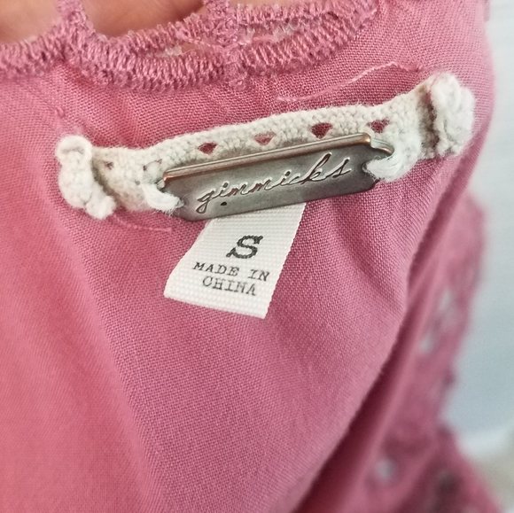 Gimmicks sleeveless top - Picture 4 of 6